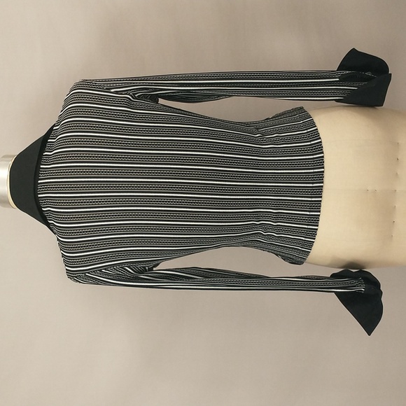 French Blouse Graphic Black & White Stripe Dramatic Cuff & Collar Stretch Fabric - Picture 4 of 12